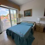 Tirrenia House - Sea Front With Private Apartament San Remo