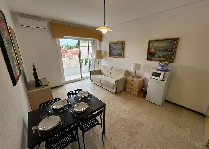 Διαμέρισμα Tirrenia House - Sea Front With Private Σαν Ρέμο