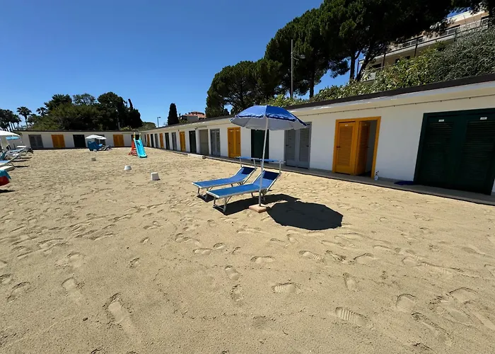 Tirrenia House - Sea Front With Private