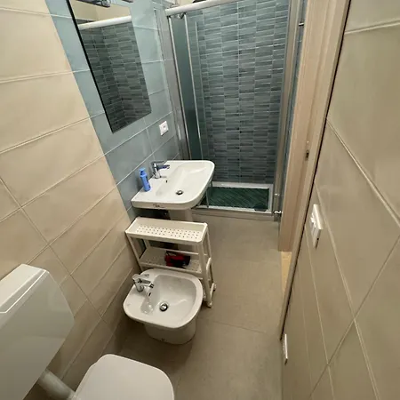 Tirrenia House - Sea Front With Private Apartament