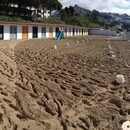 Tirrenia House - Sea Front With Private